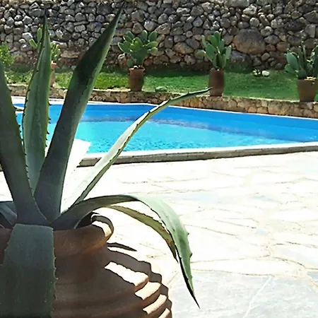 Modern With Swimming Pool Near The Sea Holiday home Roumeli