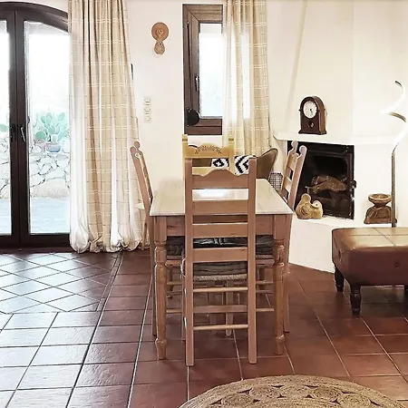Modern With Swimming Pool Near The Sea Roumeli